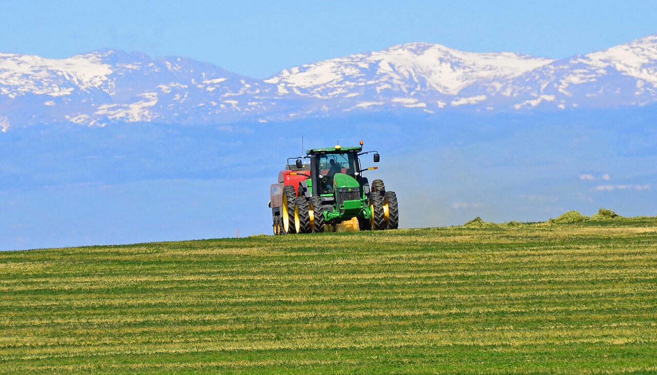 Scena illustrativa per Aggiornamento trattori agricoli o forestali completo